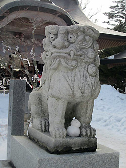 最優秀賞(国土交通大臣賞)香川県 中学校3年生濱口 裕平さん｢雪だるまと狛犬｣